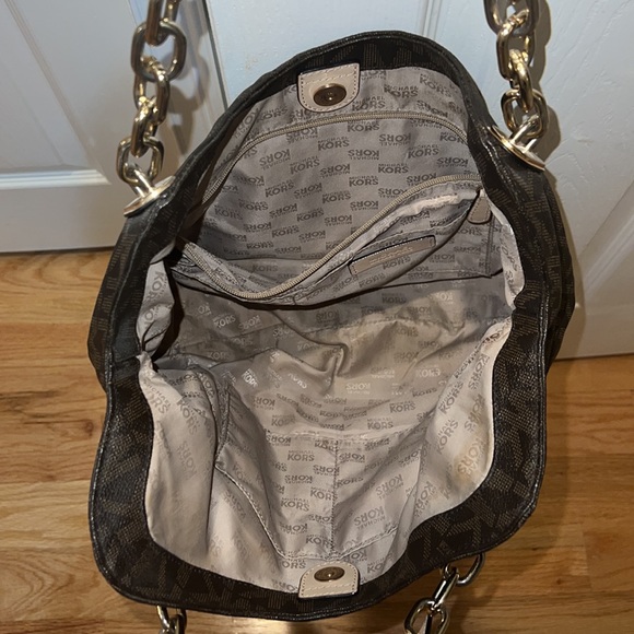 Michael Kors Fulton Purse, Large Bag - Picture 4 of 11